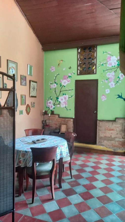 Casa Vieja Guest House Santa Ana Extérieur photo